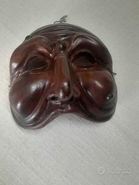 Maschera pulcinella artigianale in terracotta