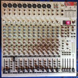 Mixer Behringer UB2442FX-PRO