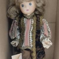 BAMBOLA IN PORCELLANA