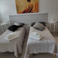 Stanza Singola con 2 posti letto e bagno privato