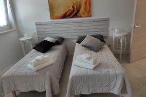 Stanza Singola con 2 posti letto e bagno privato