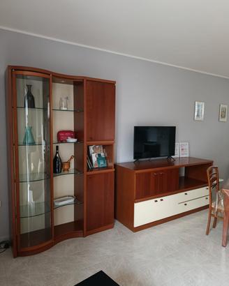 mobile e vetrina soggiorno quasi nuovi