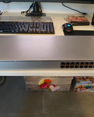 Switch Ubiquiti USW-16-POE