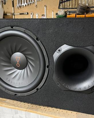 Subwoofer attivo jbl per auto