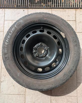 Cerchio acciaio 16” ET54 con gomma Michelin 205/55