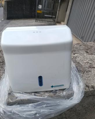 Distributore asciugamani carta 