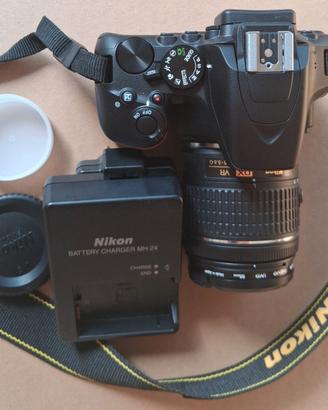 Nikon d3500 con meno di 900 scatti e obiettivo AF-