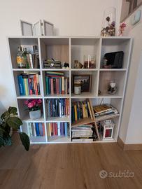 libreria in legno bianco