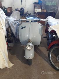 vespa faro basso e sprint veloce 