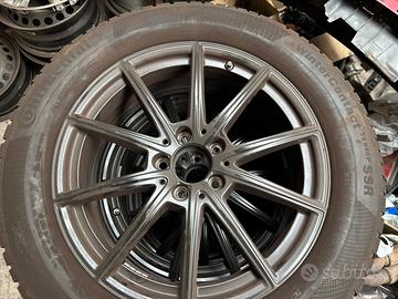 215/60-18 Continental M+S con cerchi Mercedes
