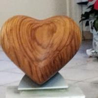 Urna Cineraria “Cuore” – Legno Mogano