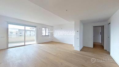 SPLENDIDO QUADRILOCALE CON DOPPIO TERRAZZO