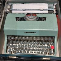 Macchina da scrivere Olivetti Lettera 32