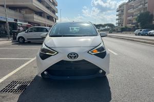 Toyota Aygo 1.0 VVT-i 72 CV 5 porte x-play MMT LED