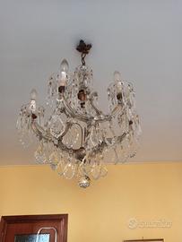 Lampadario con gocce di cristallo
