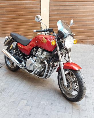 Honda cb750 Seven Fifty (RC42)