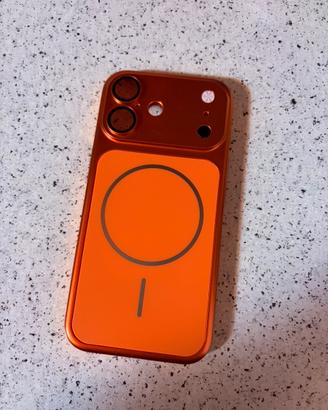 Cover Rigida Arancione MagSafe per iPhone 17