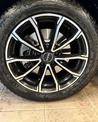 Ruote 215 55 r17 con gomme invernali