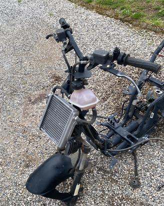 vari pezzi aprila sr