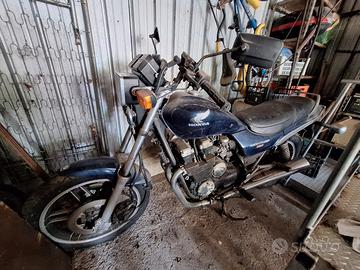 Honda CB 650 Nighthawk