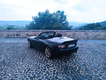 Mazda mx5 Roadster coupé 1.8