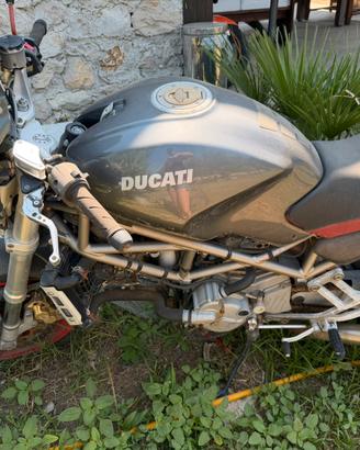 Ducati monster 916