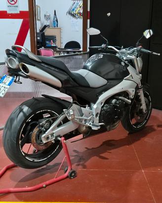 Suzuki GSR 600