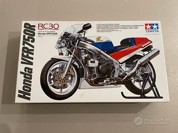 Tamiya honda vfr750r 1/12