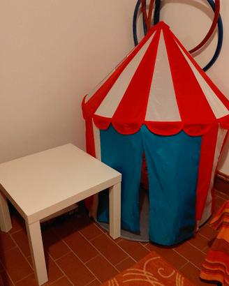 piccolo tavolo da gioco per bimbo e tenda