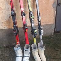 scarponi e sci in blocco