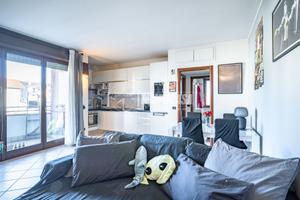 BILOCALE CON TERRAZZINO E BOX