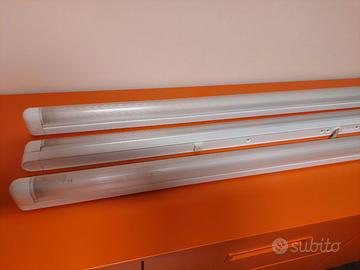 Tubo neon con plafoniera portalampada