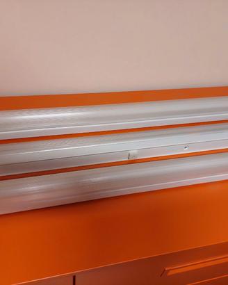 Tubo neon con plafoniera portalampada
