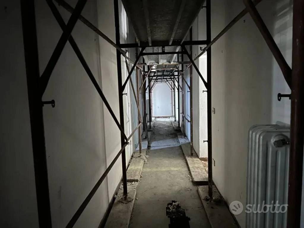 Immobile in asta di 864 m² a Pisa - Altro
