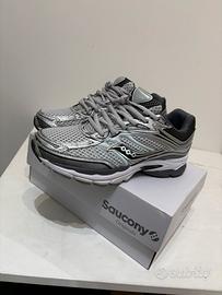 Saucony ProGrid Omni 9 Microchip.