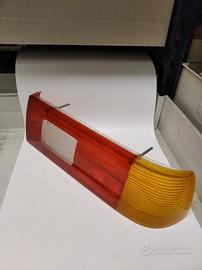 PLASTICA FARO POSTERIORE DESTRO OEM 1368210 BMW SE