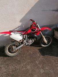 Moto cross Honda cr85