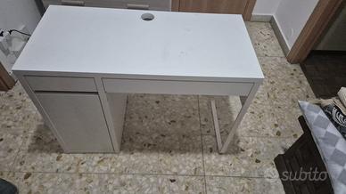 scrivania MICKE 105 X 50