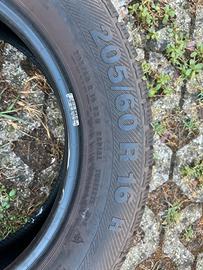 Pneumatici invernali 205/60 R16 92H usato
