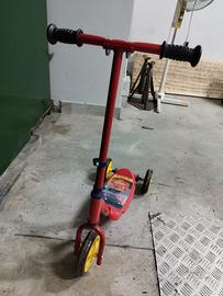 monopattino Cars a 3 ruote