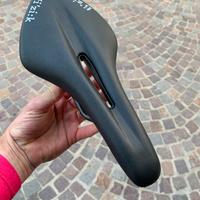 Sella Fizik Arione R1 light 135mm