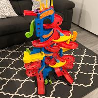 Pista a spirale/garage Fisher Price