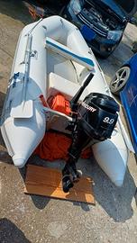 x marine 320 con motore 9,9 Mercury 