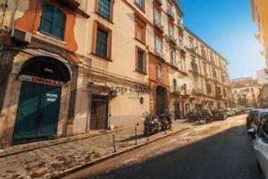 Appartamento di 100 m² con 4 locali a Napoli