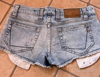 Pantaloni corti in jeans