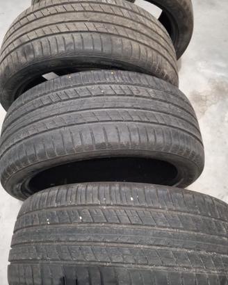 gomme 255 40 20 