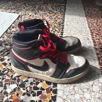 Nike jordan nere rosse e bianche