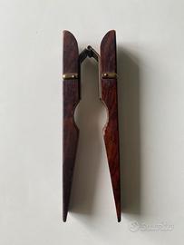 Schiaccianoci design a molletta , Francia anni 60