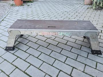 Sgabello in alluminio