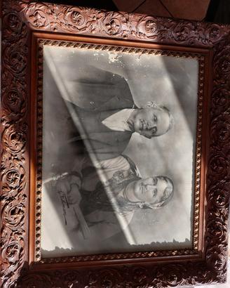 foto del 1850 con cornice intagliata